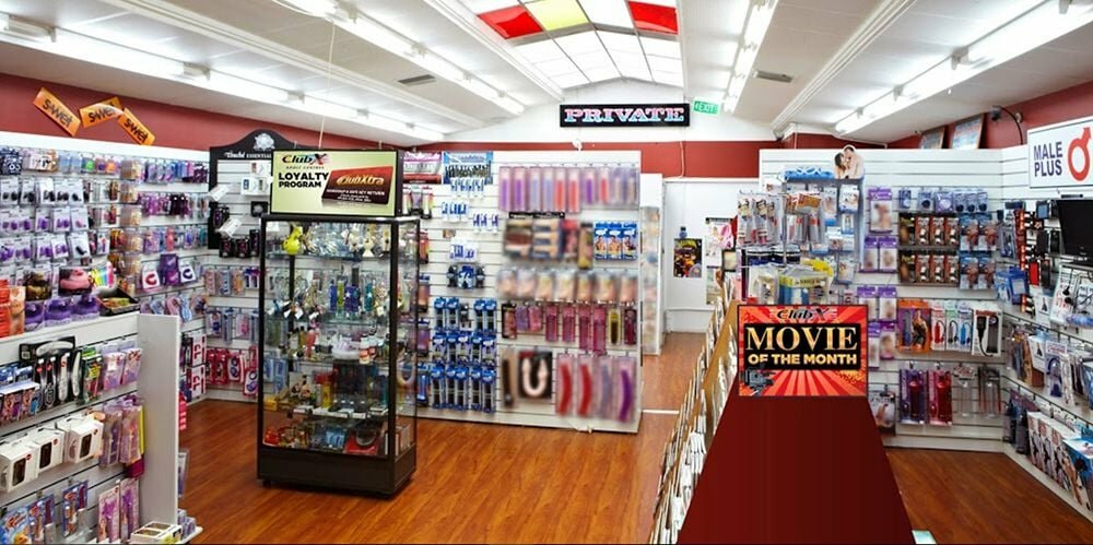 sex shops inside X 1000px WEB compressor